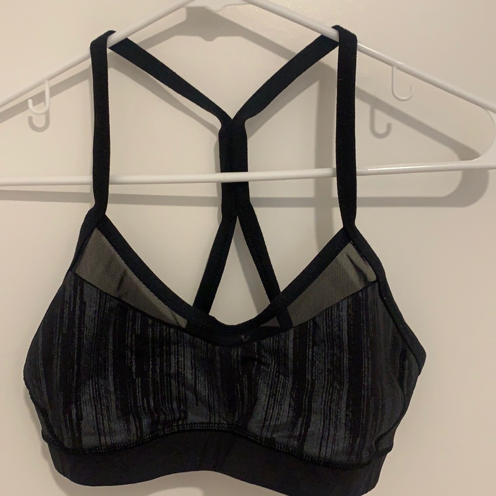 Lululemon sports bra